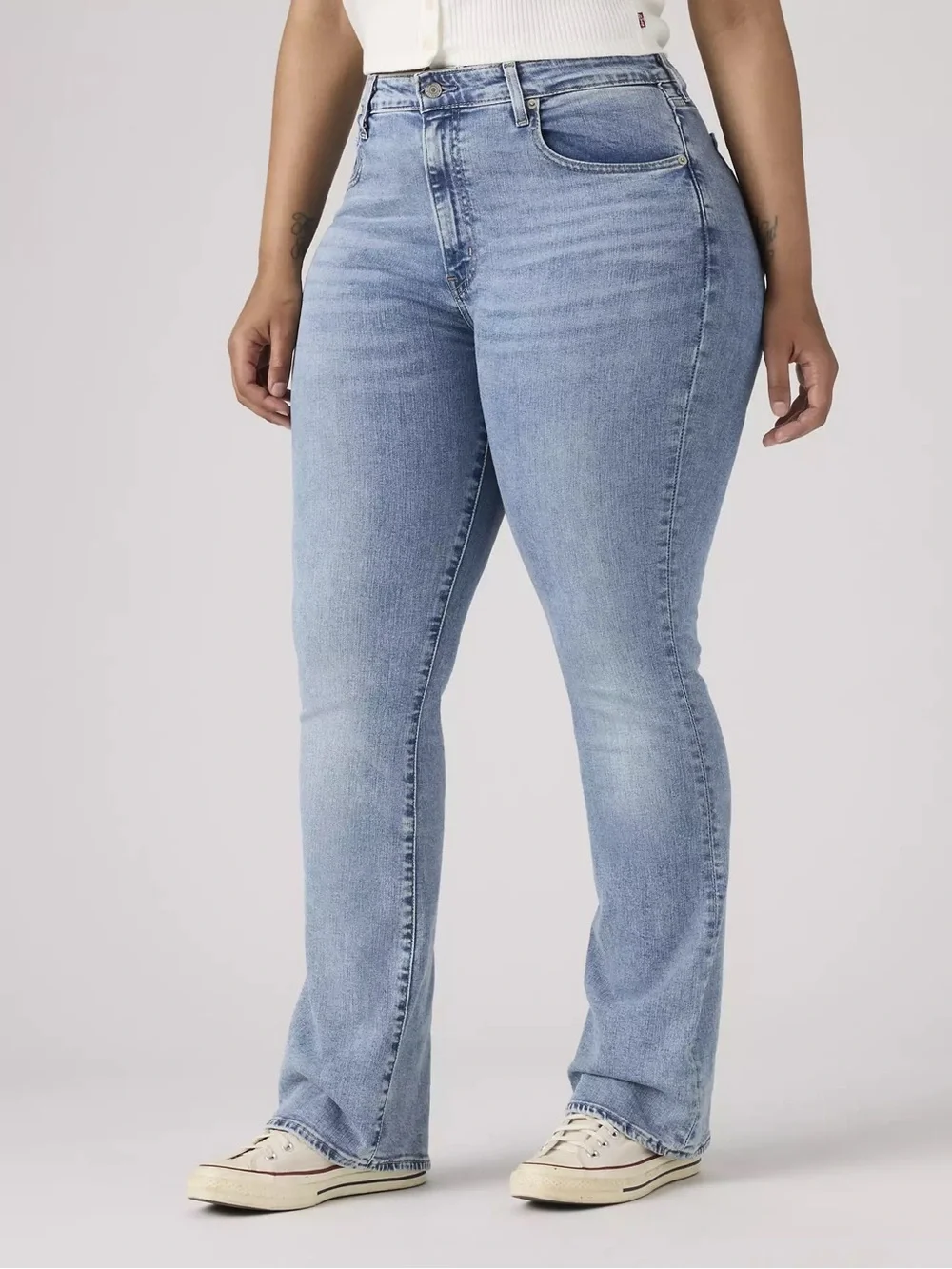 Levi’s 725 boot cut jean in original light blue wash. Size: 29/34 - Picture 4 of 10